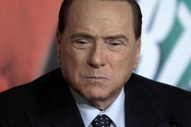 Partido de Berlusconi abandona coalición gubernamental de Italia