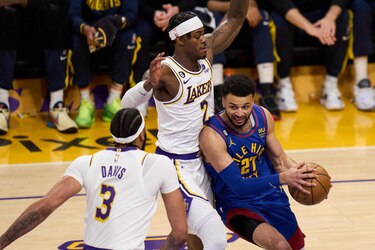 Los Nuggets colocan a los Lakers al borde del abismo