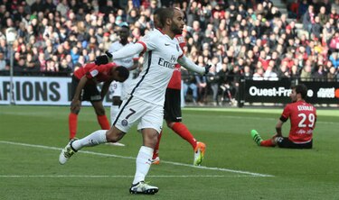 PSG vence con un doblete de Lucas Moura