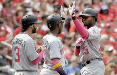 Piratas ganan con jonrones de Polanco y Jaso