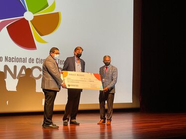 Apanac otorga premio a la Excelencia en la Investigación 2021 a Xavier Sáez-Llorens