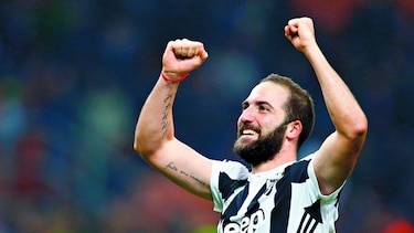 Juventus gana y alcanza al Nápoles en el primer lugar