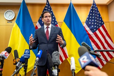 Estados Unidos y Ucrania retoman en Florida el diálogo para una paz ‘duradera y próspera’