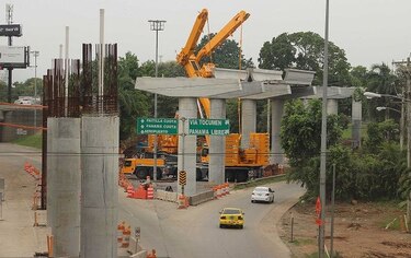 Siguen los trabajos en la línea 2 del Metro en la 24 de Diciembre