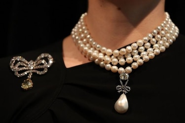 Colgante de María Antonieta es vendido por $36 millones