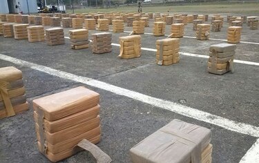 Detenidos tres colombianos y decomisados 759 kilos de cocaína