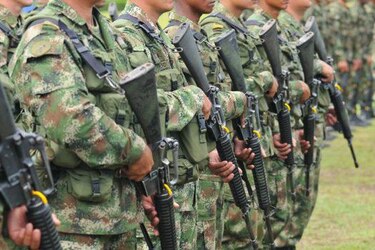 Una veintena de militares admiten haber ejecutado a cientos de civiles en Colombia
