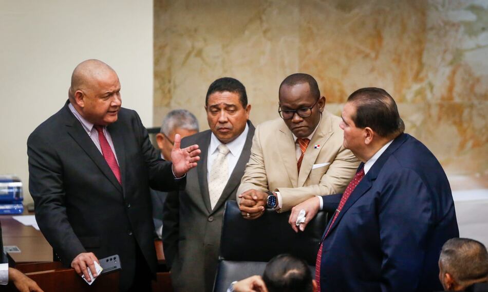 Exigen transparencia en la elección de comisiones legislativas