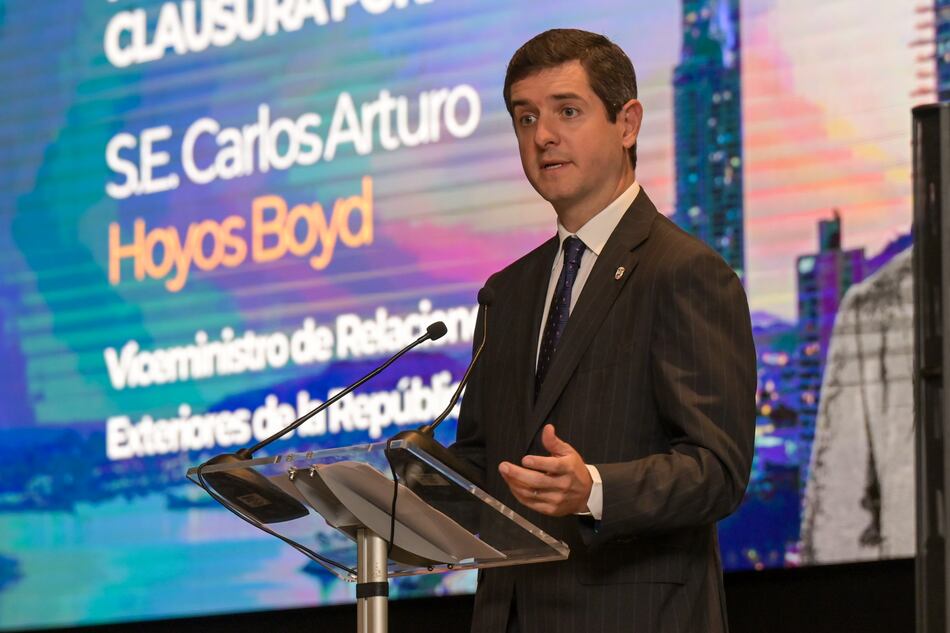 Se iniciará proceso de consultas para cambios legales y salir de listas fiscales