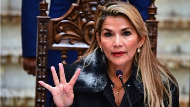 Fiscalía de Bolivia ordena aprehensión de expresidenta Jeanine Áñez y varios de sus ministros
