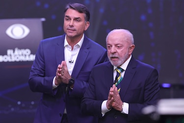 La ventaja de Flávio Bolsonaro sobre Lula se reduce a solo un punto según nueva encuesta
