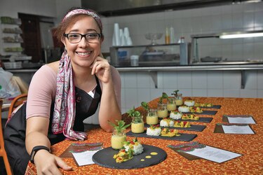 Los asociados cocinan
