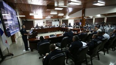 Varela autoriza compra de 20 mil botellas de agua para repartir en Carnaval