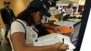 DGI realiza operativo en centro comercial