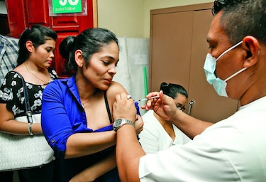 Horarios y lugares para vacunarse contra la influenza este fin de semana; van 23 muertes por esta causa