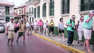 Analizan retomar cobertura médica gratuita a turistas