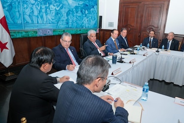 Panasonic, Mitsubishi, Mitsui, MUFG Bank y la aerolínea ANA exploran inversiones en Panamá
