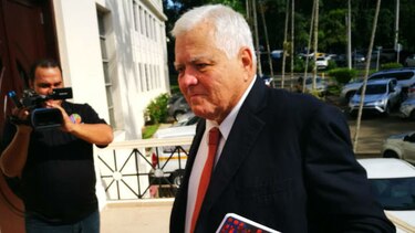 Juez valida acuerdo y fiscal pide que se enjuicie a imputados en caso de mochilas escolares