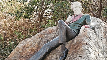 Óscar Wilde finalmente ve el retrato de Dorian
