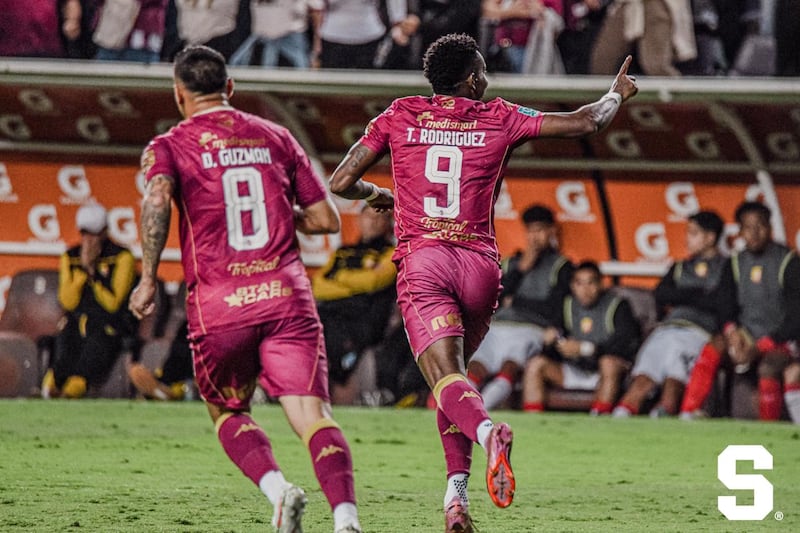 Tomás Rodríguez es protagonista en la victoria del  Saprissa 
