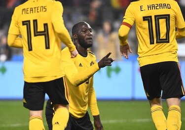 Bélgica golea 4-0 a Arabia Saudita; Inglaterra empata con Italia