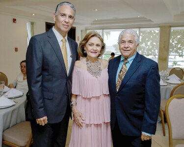 Cambio de directiva y festejo