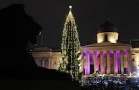 Así se ilumina el mundo para recibir la Navidad