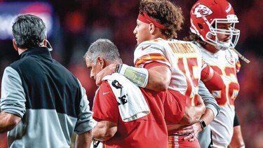 Chiefs respiran: Mahomes estará fuera solo tres semanas