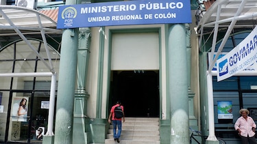 Formulan cargos a tres personas por el homicidio de un transportista de turismo en Colón