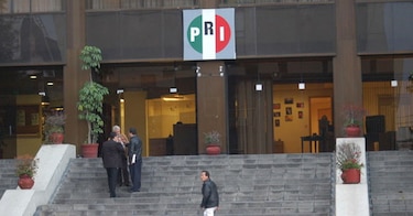 Cinco muertos en intento de asalto a militantes de partido oficialista en México