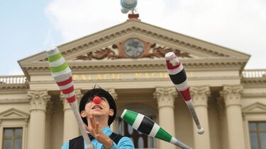 Risas en el Día Internacional del Circo Social