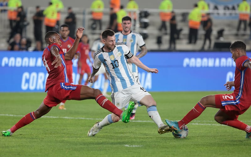 Messi también dejó su huella frente a Panamá en su camino con Argentina