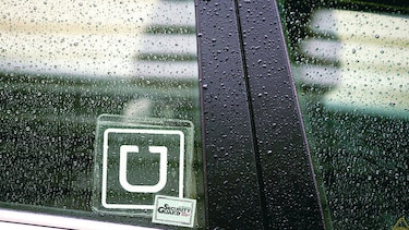 Juez ordena a Uber a suspender su servicio de pasajeros en Colombia