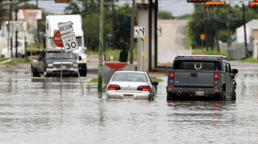 Llegada del Sol revela los daños causados por inundación en Texas