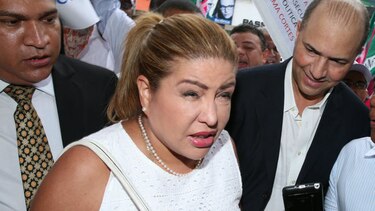 Tribunal niega permiso a Alma Cortés para viajar a Miami una semana al mes
