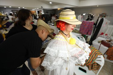 Así se preparan las protagonistas del desfiles de las Mil Polleras; La Prensa se unirá a la transmisión en vivo