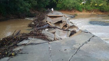 Lluvias destruyen importante vado en Macaracas