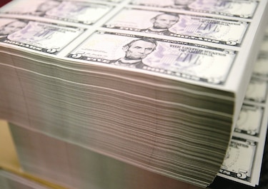 Panamá emitió $2,500 millones en bonos, para pagar su deuda pública