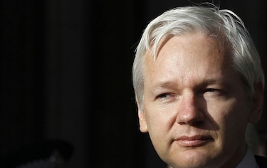 Francia rechaza solicitud de asilo de fundador de WikiLeaks Julian Assange
