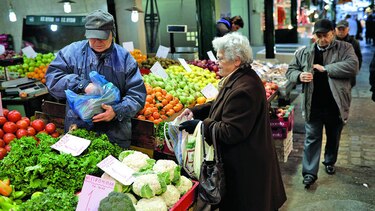 Griegos esperan noticias de acuerdo
