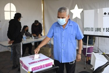 Los mexicanos votan sobre la continuidad del presidente López Obrador