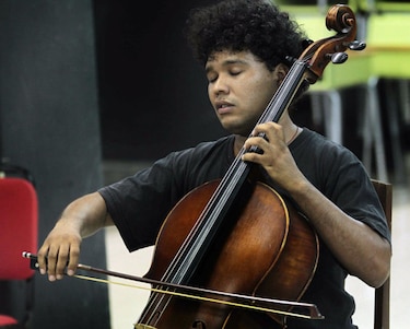 Anuncian a los ganadores de becas para el Conservatorio de Santa Cecilia