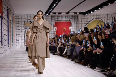 París: Del aura de Dior a la obsesión astrológica de Schiaparelli