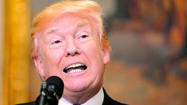 Donald Trump bromea sobre su calvicie