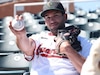 Daniel Espino disfruta su experiencia en la postemporada con los Guardianes