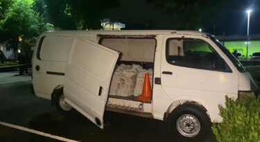 Decomisan 600 paquetes de droga tras tiroteo en los estacionamientos de Metromall