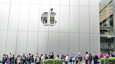 Apple explora estaciones de carga para autos eléctricos