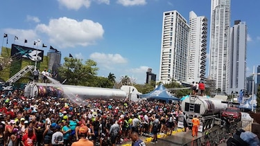 300 mil personas visitan la cinta costera en primeros días del Carnaval