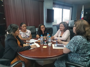 Tras protestas, pacientes de enfermedades crónicos y la CSS instalan mesa de trabajo
