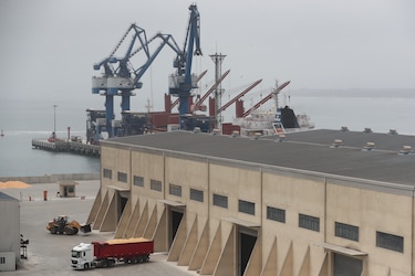 La naviera china Cosco afirma que su puerto de Chancay no afecta a la soberanía peruana
